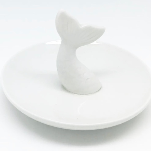 Decorative Ceramic Mermaid Ring Tray - Picture 3 of 6